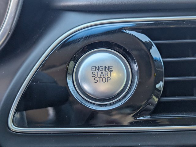 Used 2020 Genesis G70 2.0T image 17