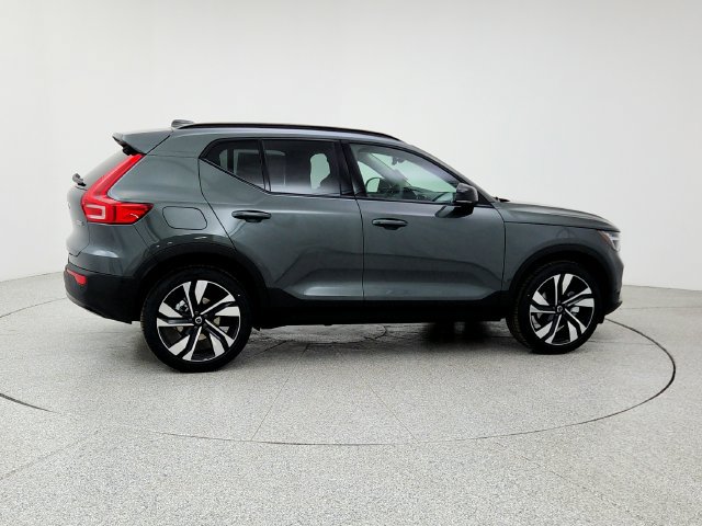 New 2026 Volvo XC40 B5 Ultra w/ Climate Package AWD/4WD image 4