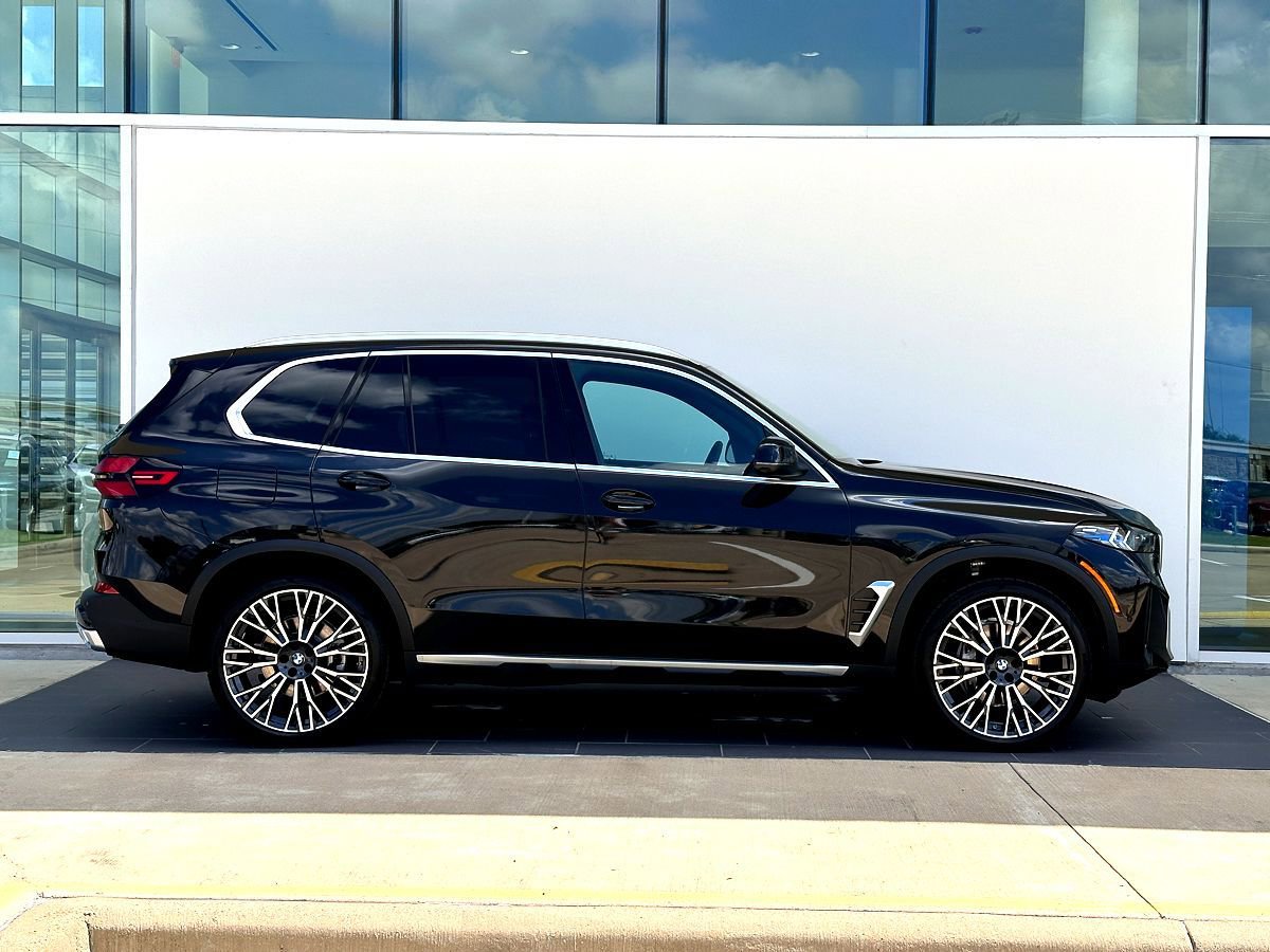 New 2026 BMW X5 sDrive40i w/ Climate Comfort Package image 3
