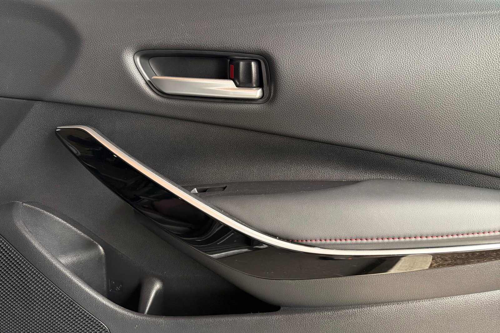 Used 2024 Toyota Corolla XSE image 22