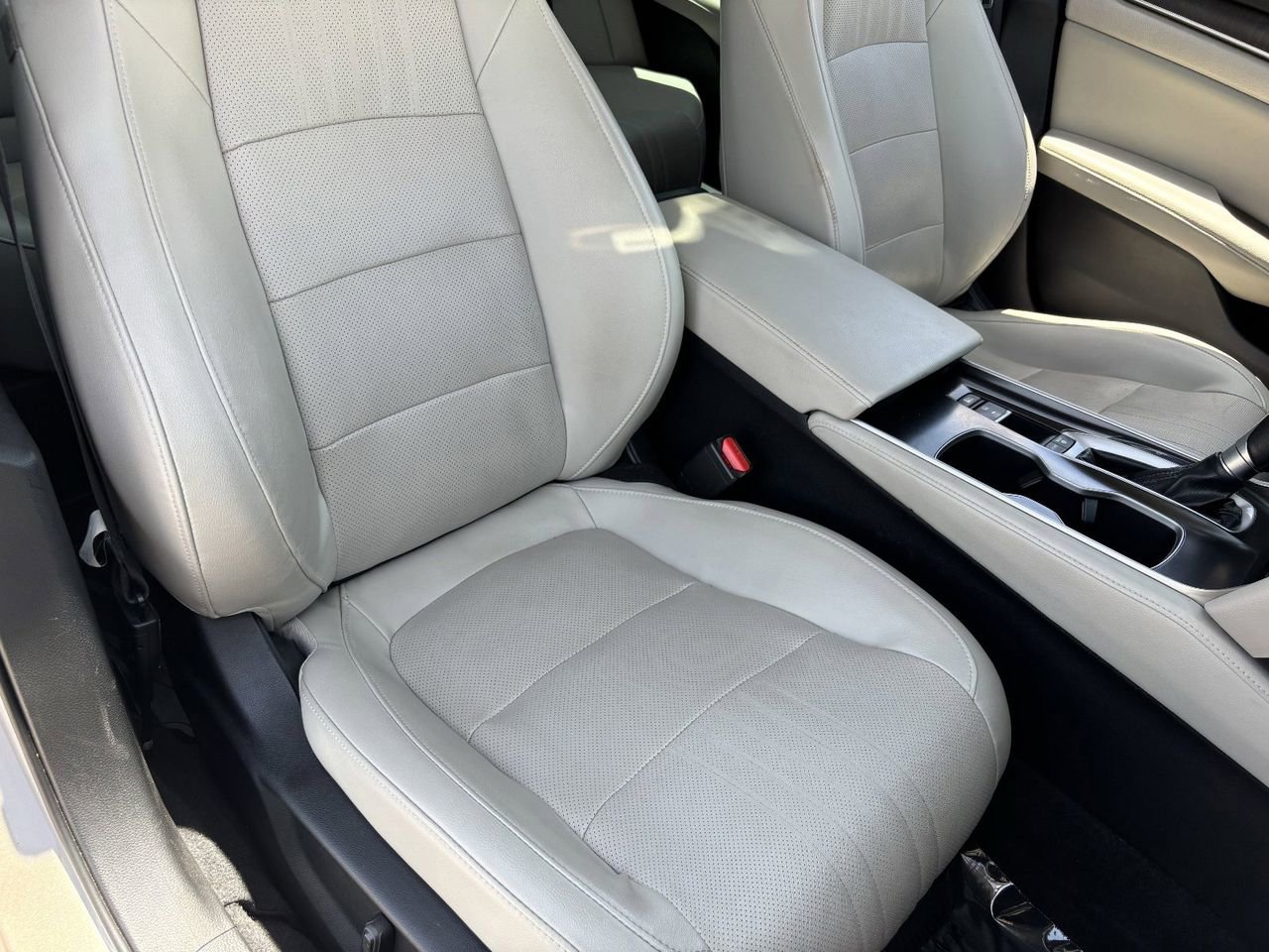 Used 2018 Honda Accord Touring image 8