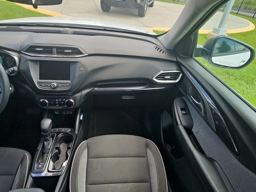Used 2023 Chevrolet TrailBlazer LS FWD image 24