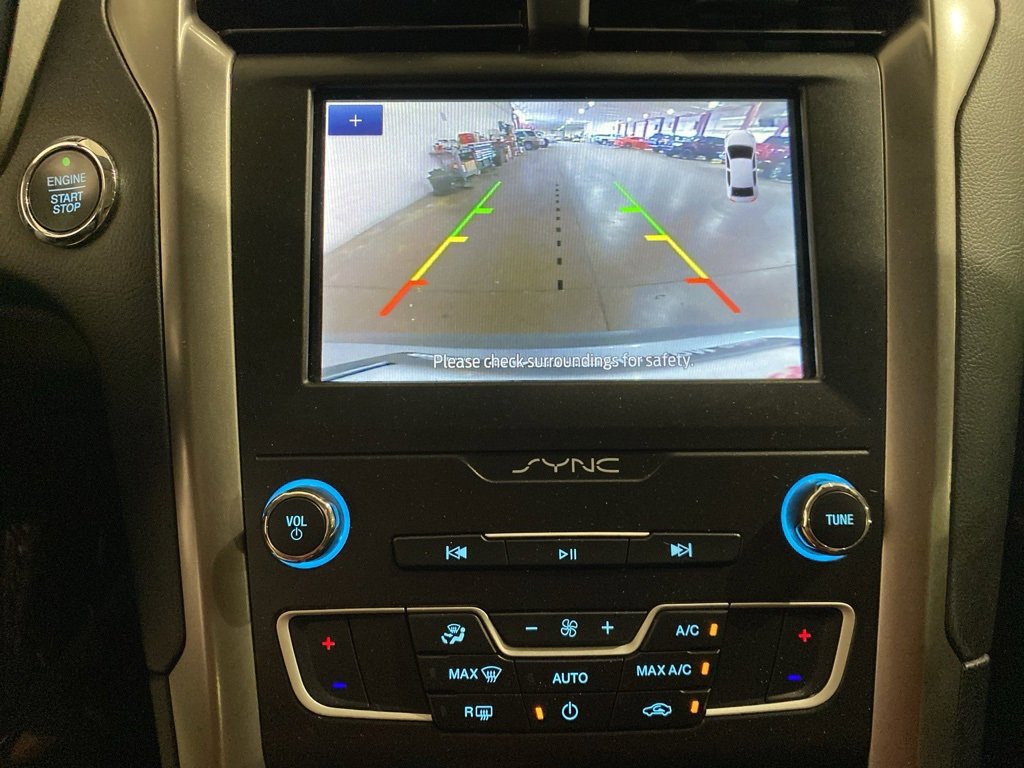 Used 2020 Ford Fusion SE image 15