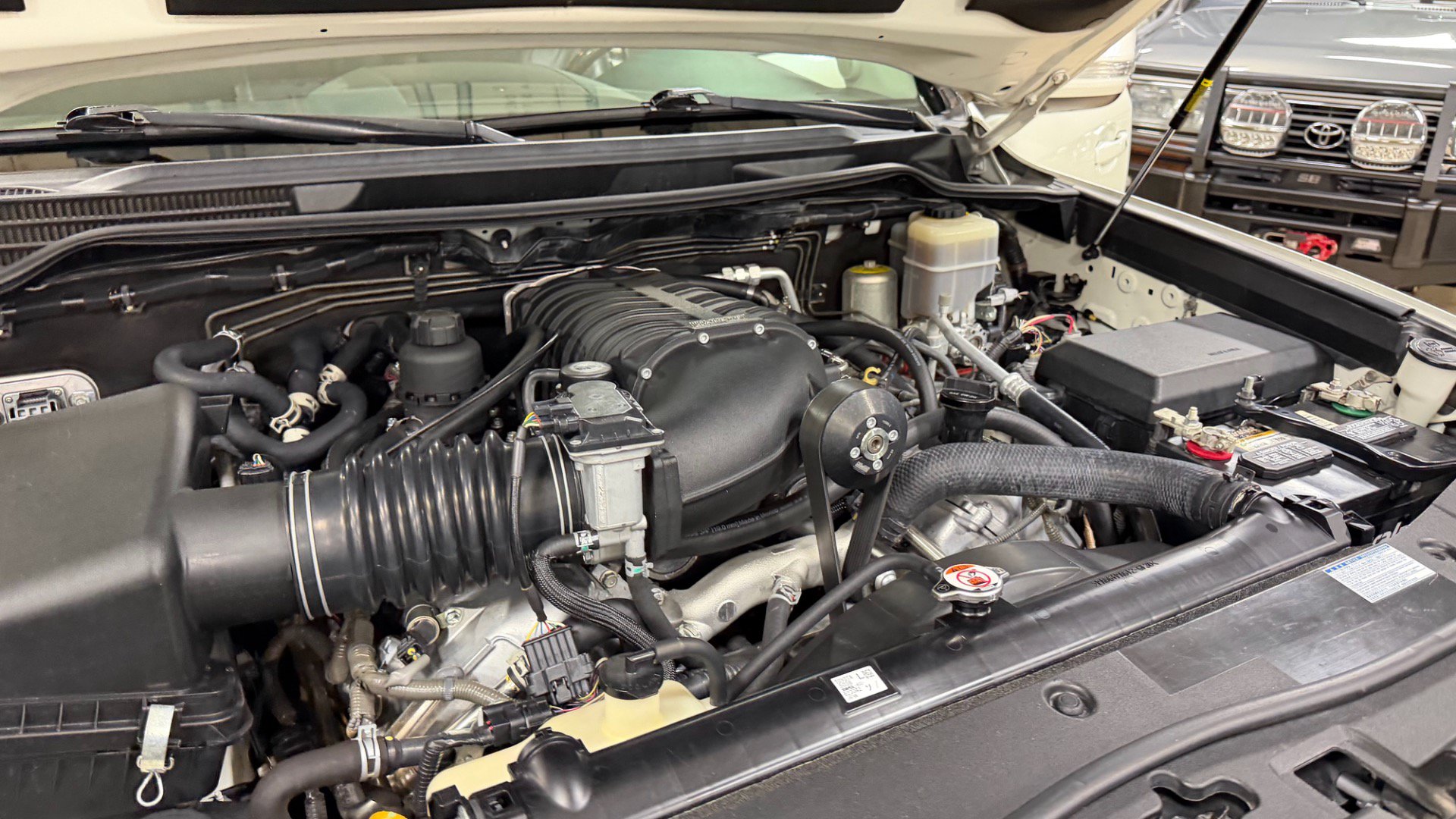Used 2014 Toyota Land Cruiser AWD/4WD image 36