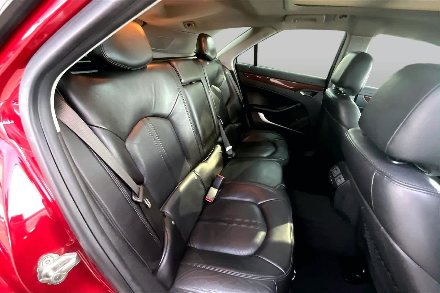Used 2010 Cadillac CTS Premium RWD image 19
