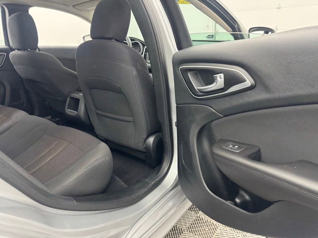 Used 2015 Chrysler 200 Limited w/ Convenience Group FWD image 28