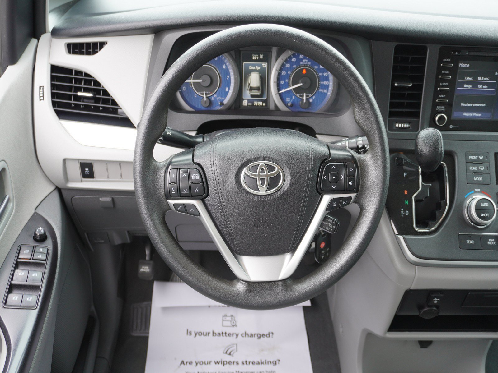 Used 2020 Toyota Sienna LE w/ Carpet Mat Package FWD image 15