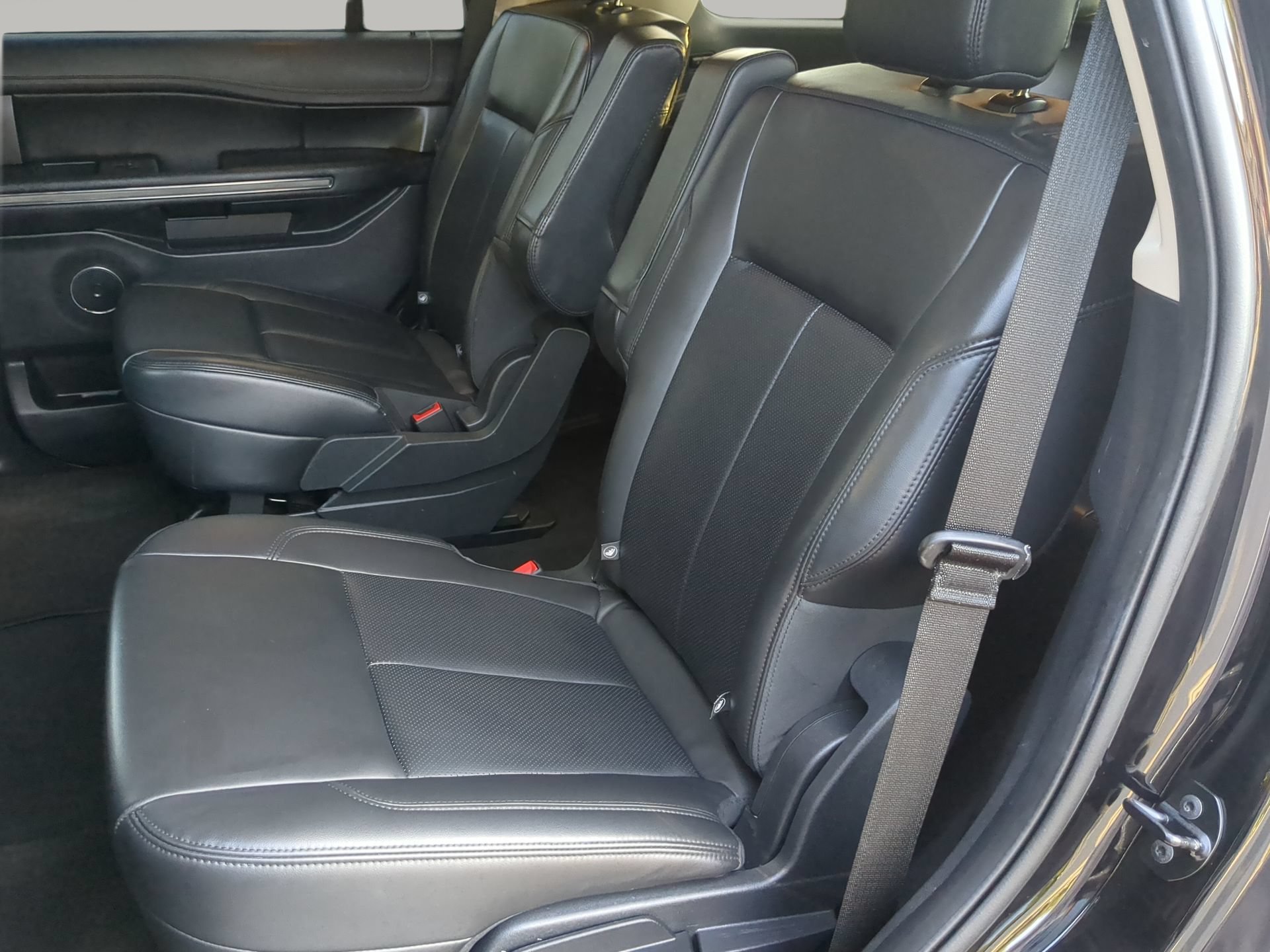 Certified 2024 Ford Expedition XLT RWD image 54
