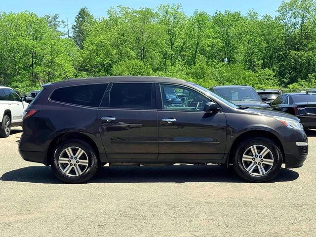 Used 2017 Chevrolet Traverse LS FWD image 4