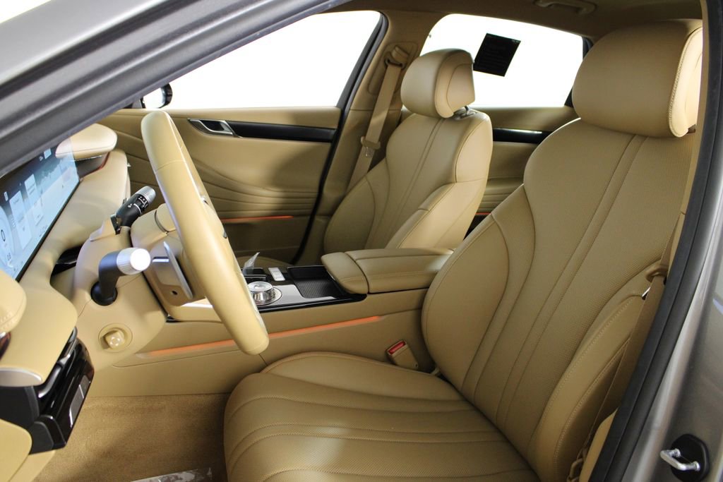 Used 2025 Genesis G80 2.5T image 17