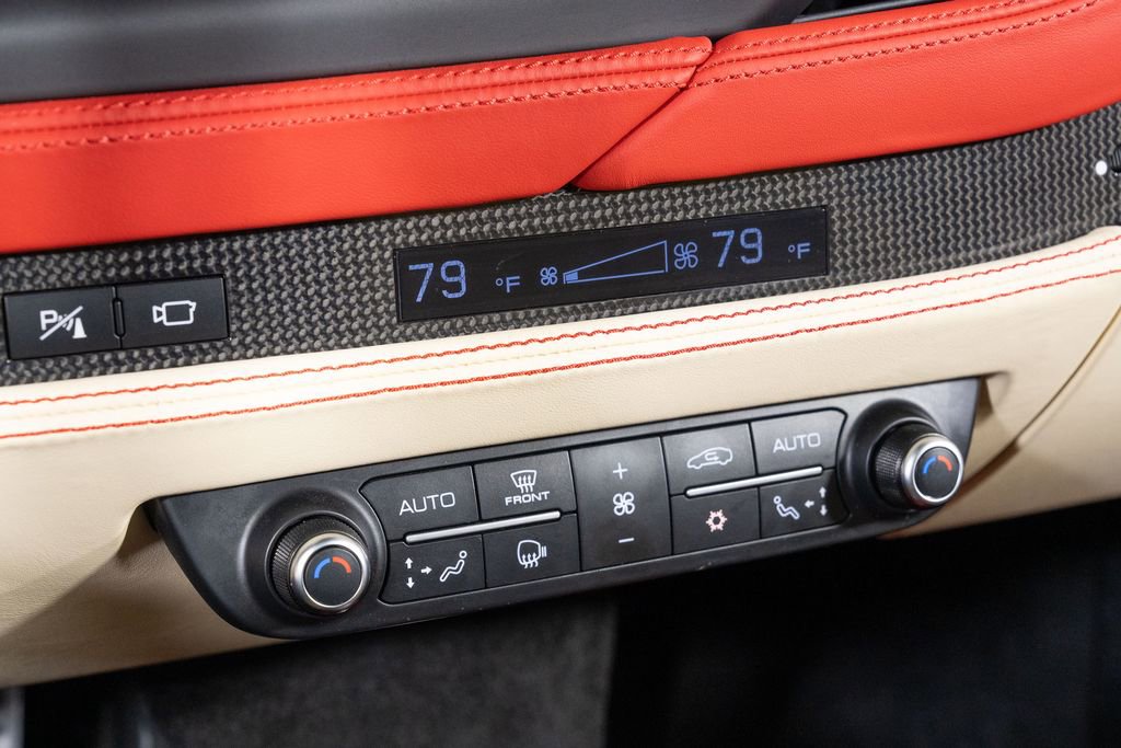 Used 2021 Ferrari F8 Tributo image 30