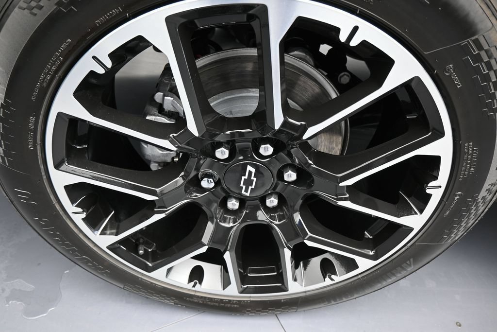 Used 2025 Chevrolet Suburban LT RWD image 51