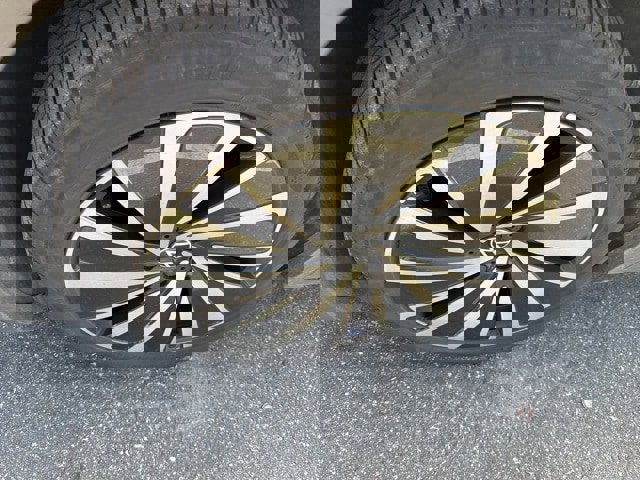 Used 2023 Volkswagen ID.4 Pro S Plus image 4