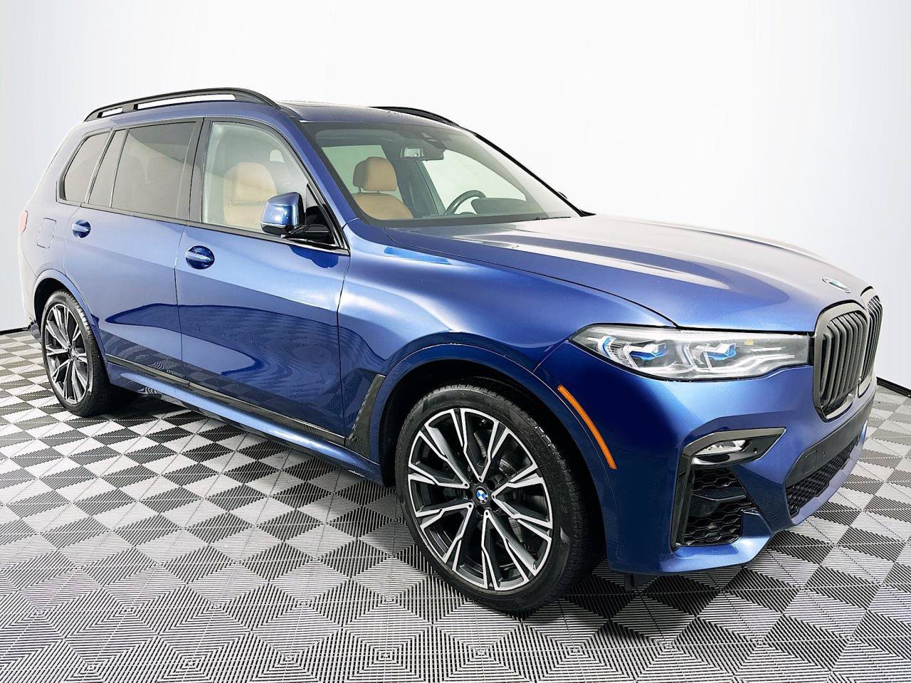 Used 2021 BMW X7 M50i w/ Executive Package AWD/4WD image 29