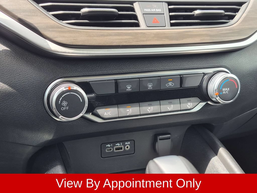 Used 2025 Nissan Altima 2.5 SV FWD image 18