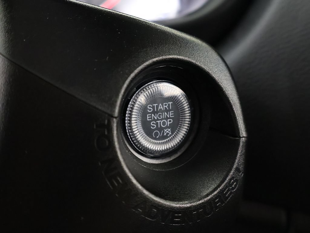 Used 2023 Jeep Renegade Latitude AWD/4WD image 39