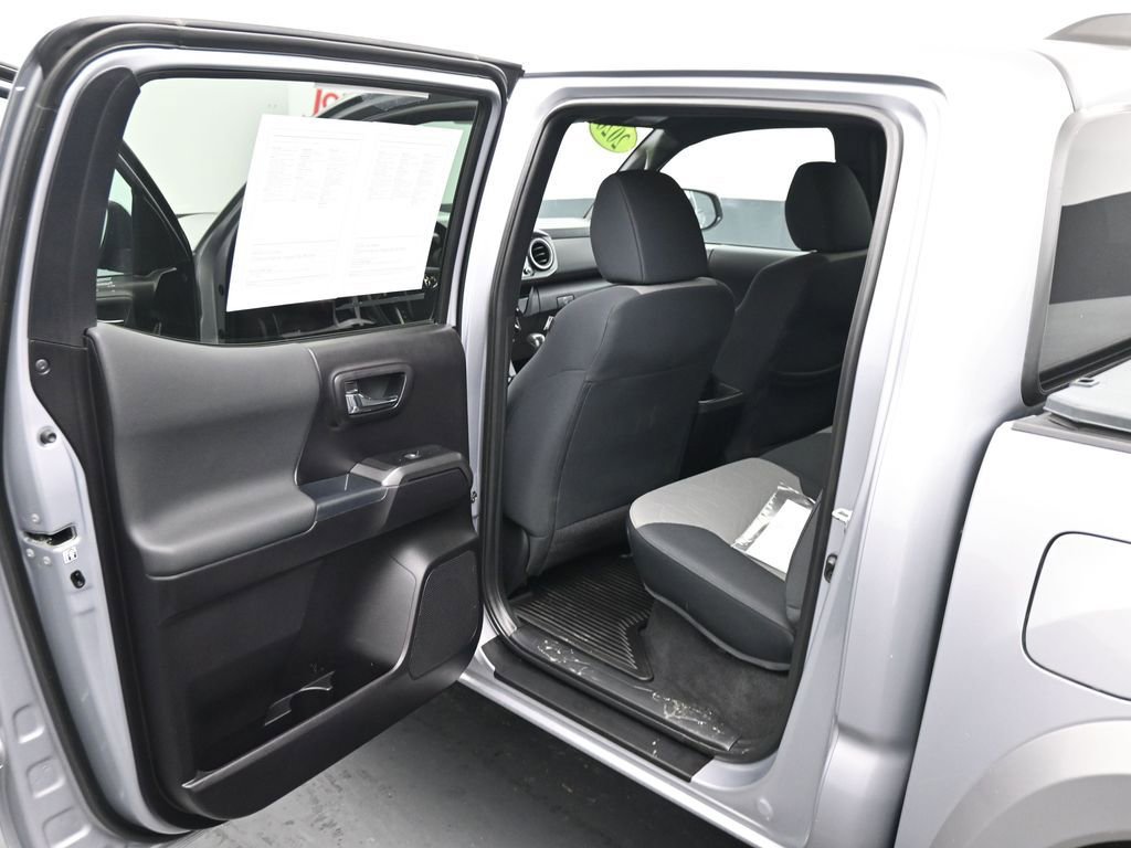 Used 2020 Toyota Tacoma TRD Sport w/ Technology Package image 17