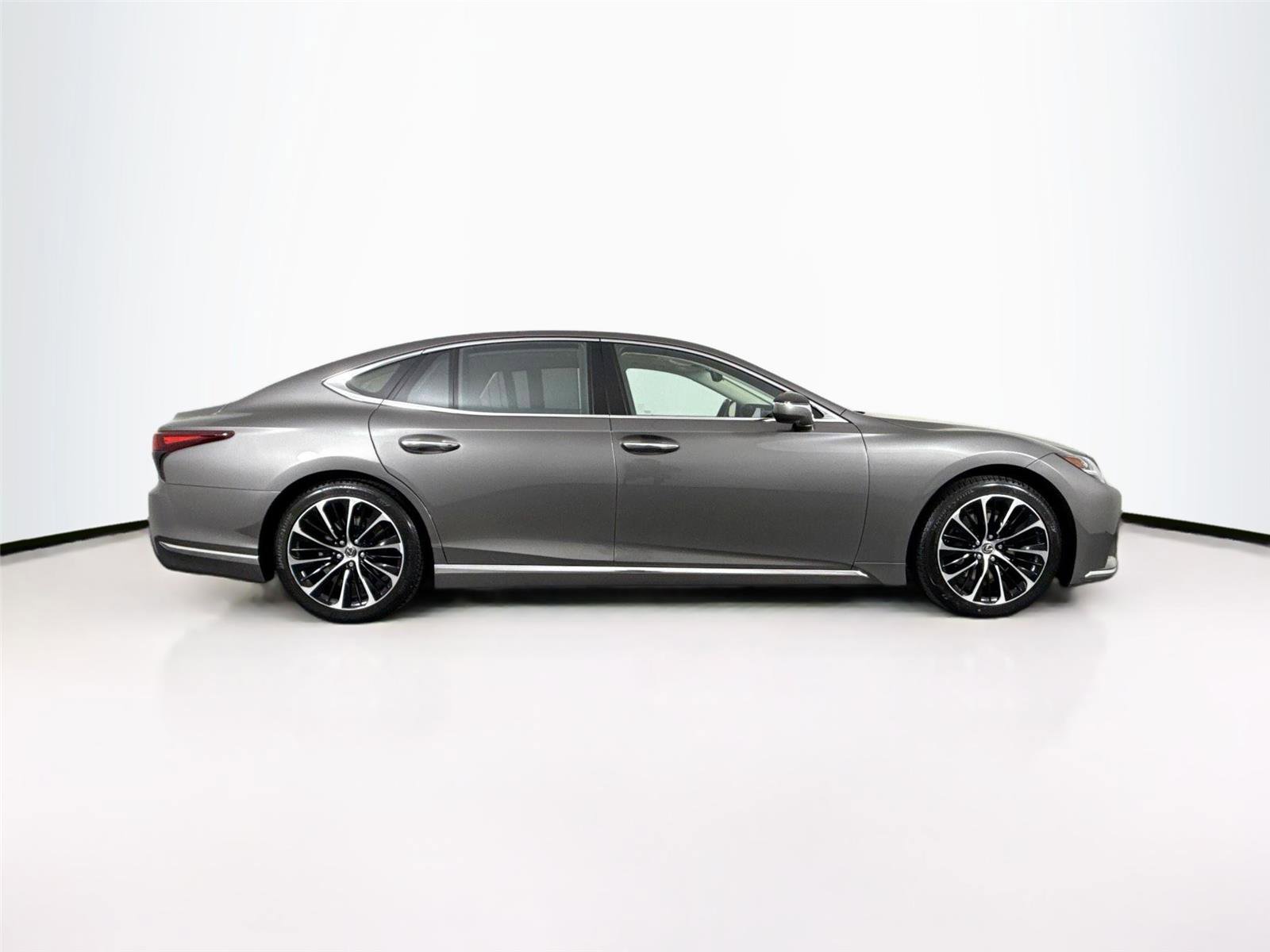 Used 2022 Lexus LS 500 RWD image 11