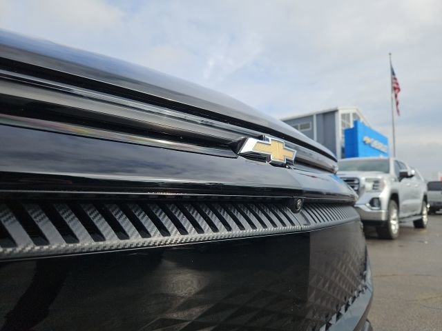 New 2026 Chevrolet Equinox EV LT AWD/4WD image 16