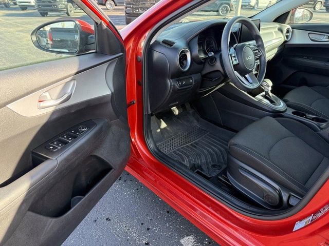 Used 2023 Kia Forte LXS w/ LXS Technology Package image 16