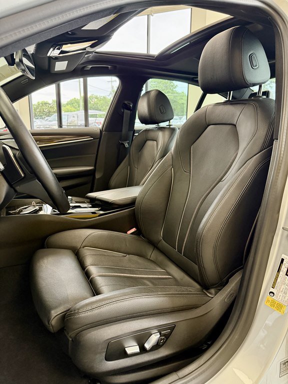 Used 2020 BMW 530i w/ Convenience Package RWD image 14