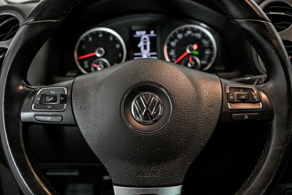 Used 2017 Volkswagen Tiguan Limited image 16