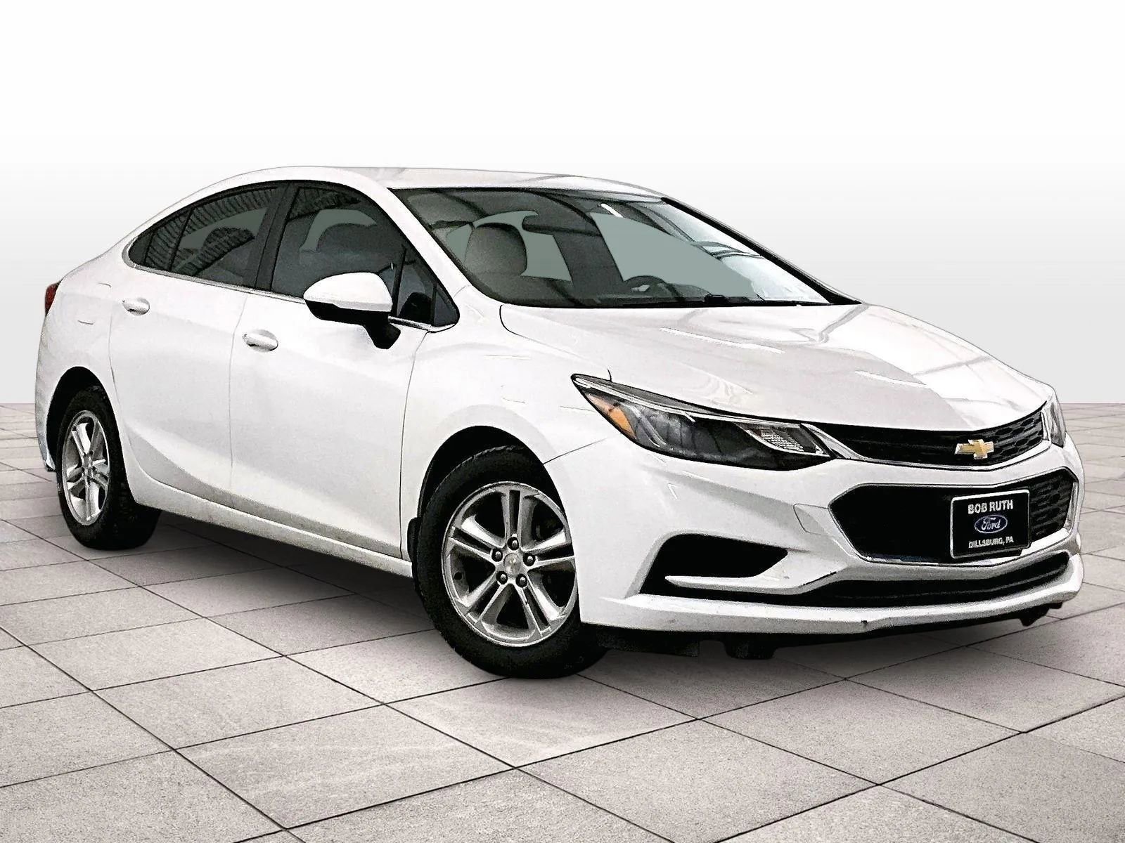 Used 2016 Chevrolet Cruze LT w/ Convenience Package FWD image 2