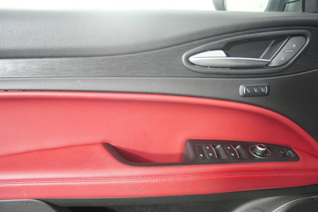 Used 2021 Alfa Romeo Stelvio Sprint w/ Nero Edizione image 8