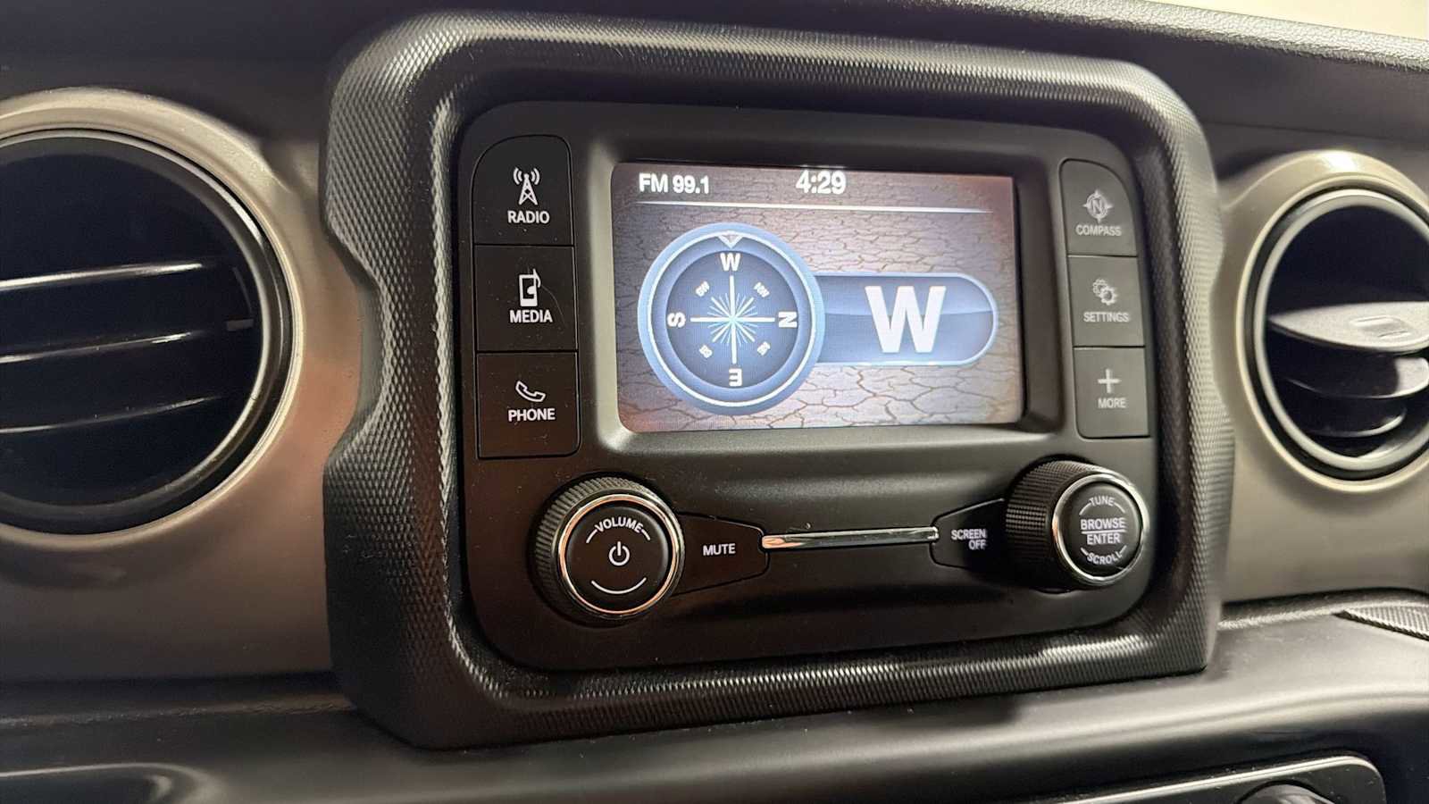 Used 2018 Jeep Wrangler Sport AWD/4WD image 20
