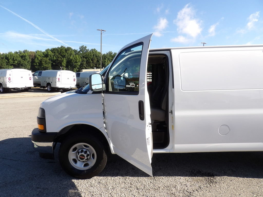 Used 2025 GMC Savana 2500 w/ Driver Convenience Package RWD image 13