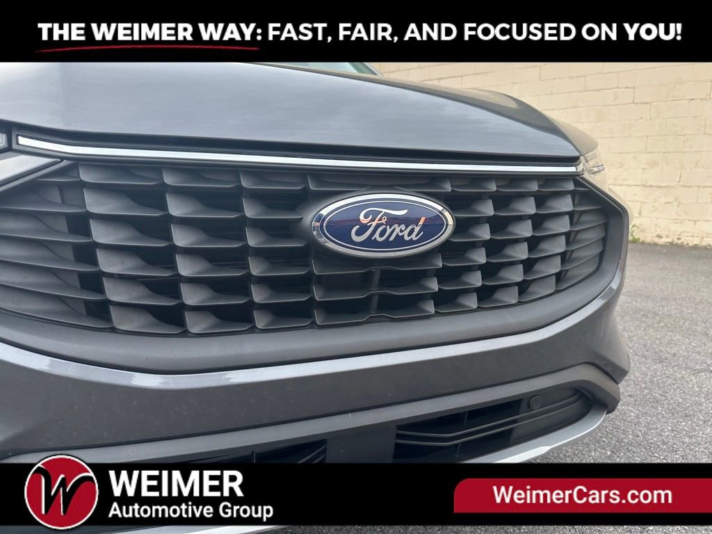 Used 2023 Ford Escape Active AWD/4WD image 3