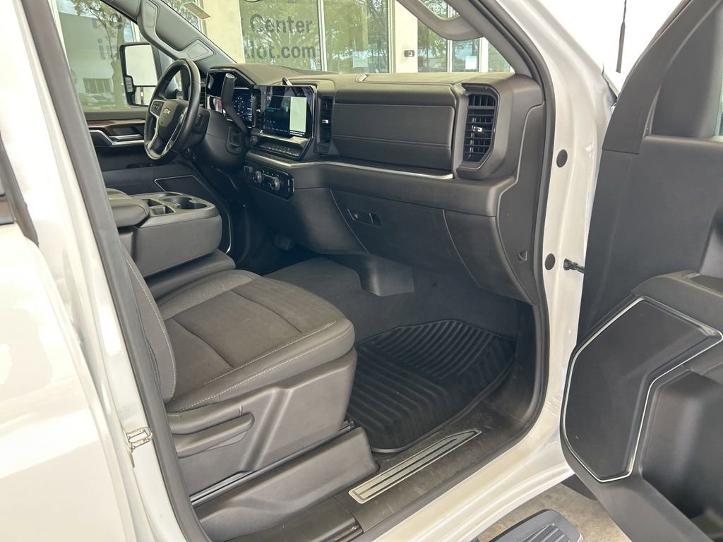 Used 2024 Chevrolet Silverado 2500 LT image 28
