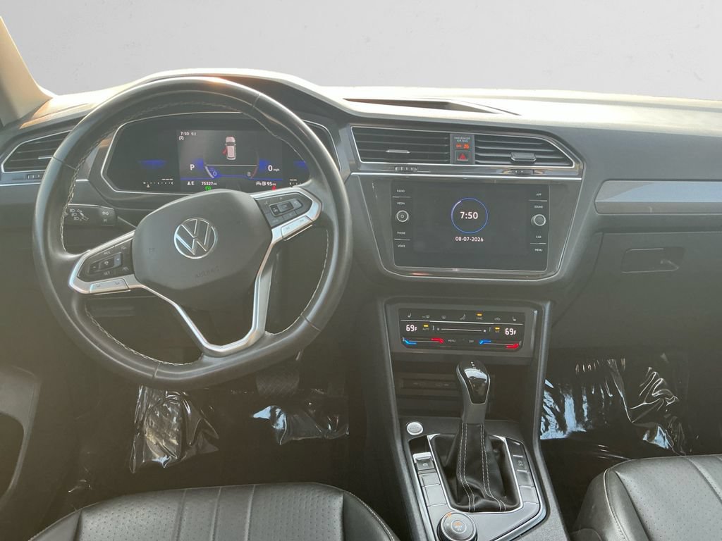 Used 2023 Volkswagen Tiguan SE AWD/4WD image 10