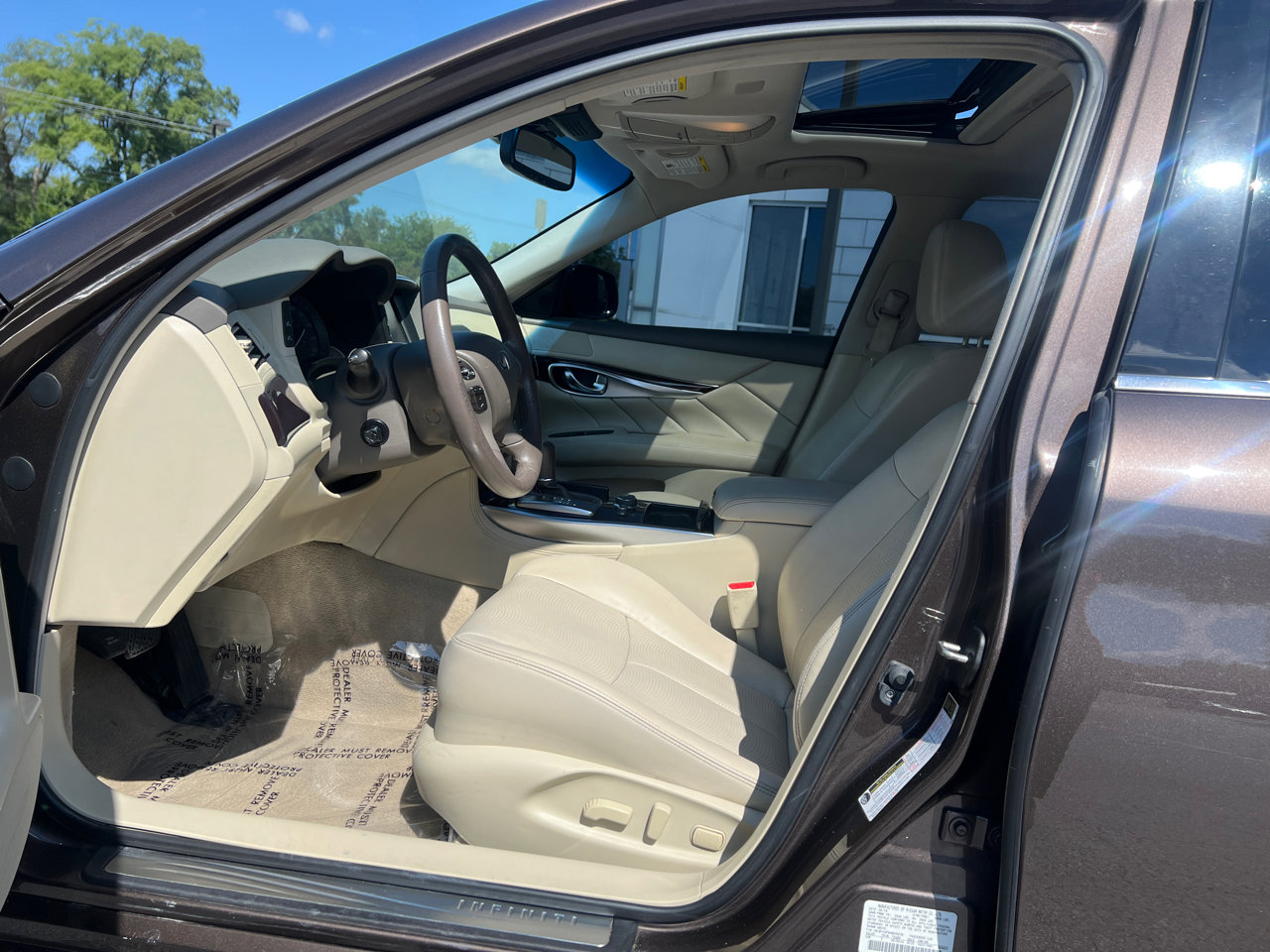 Used 2019 INFINITI Q70 Luxe image 14