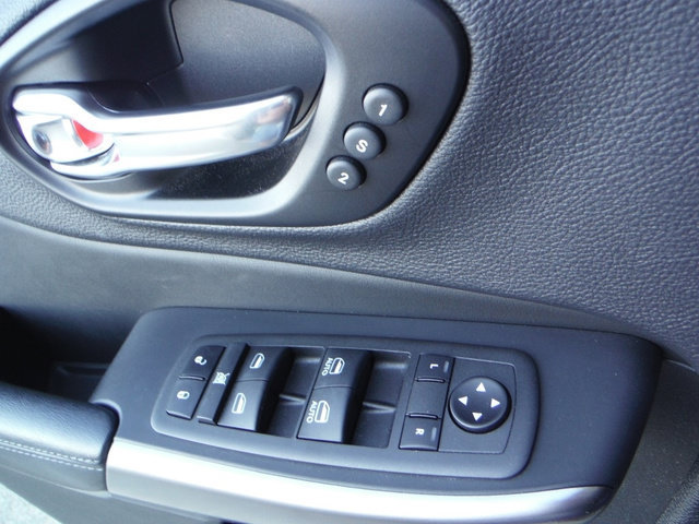 Certified 2022 Jeep Cherokee Limited AWD/4WD image 19