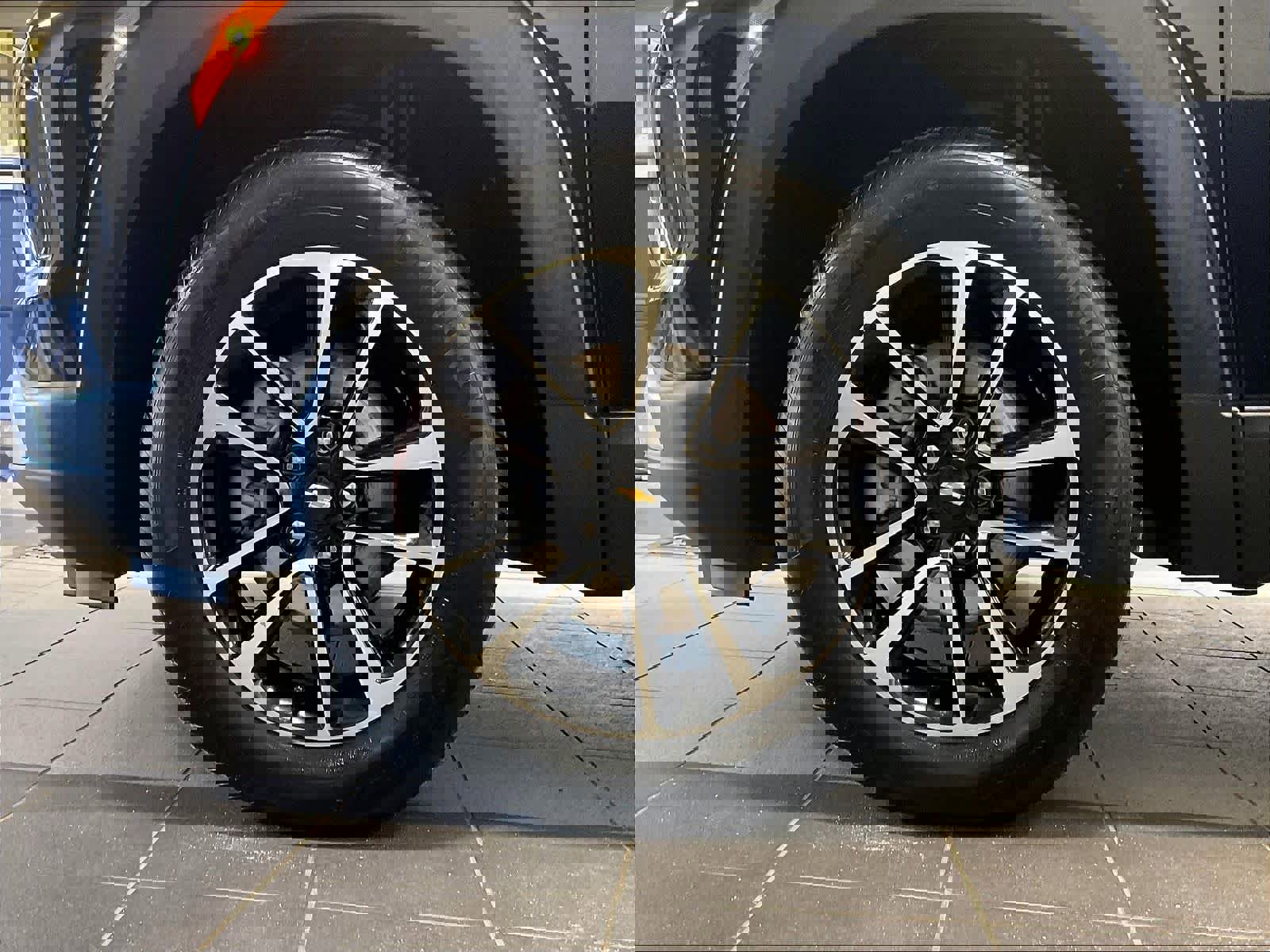 Used 2025 Chevrolet TrailBlazer LT AWD/4WD image 7