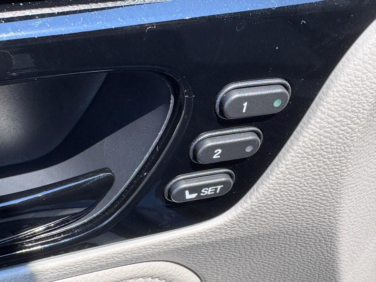 Certified 2025 Honda Odyssey Elite image 18
