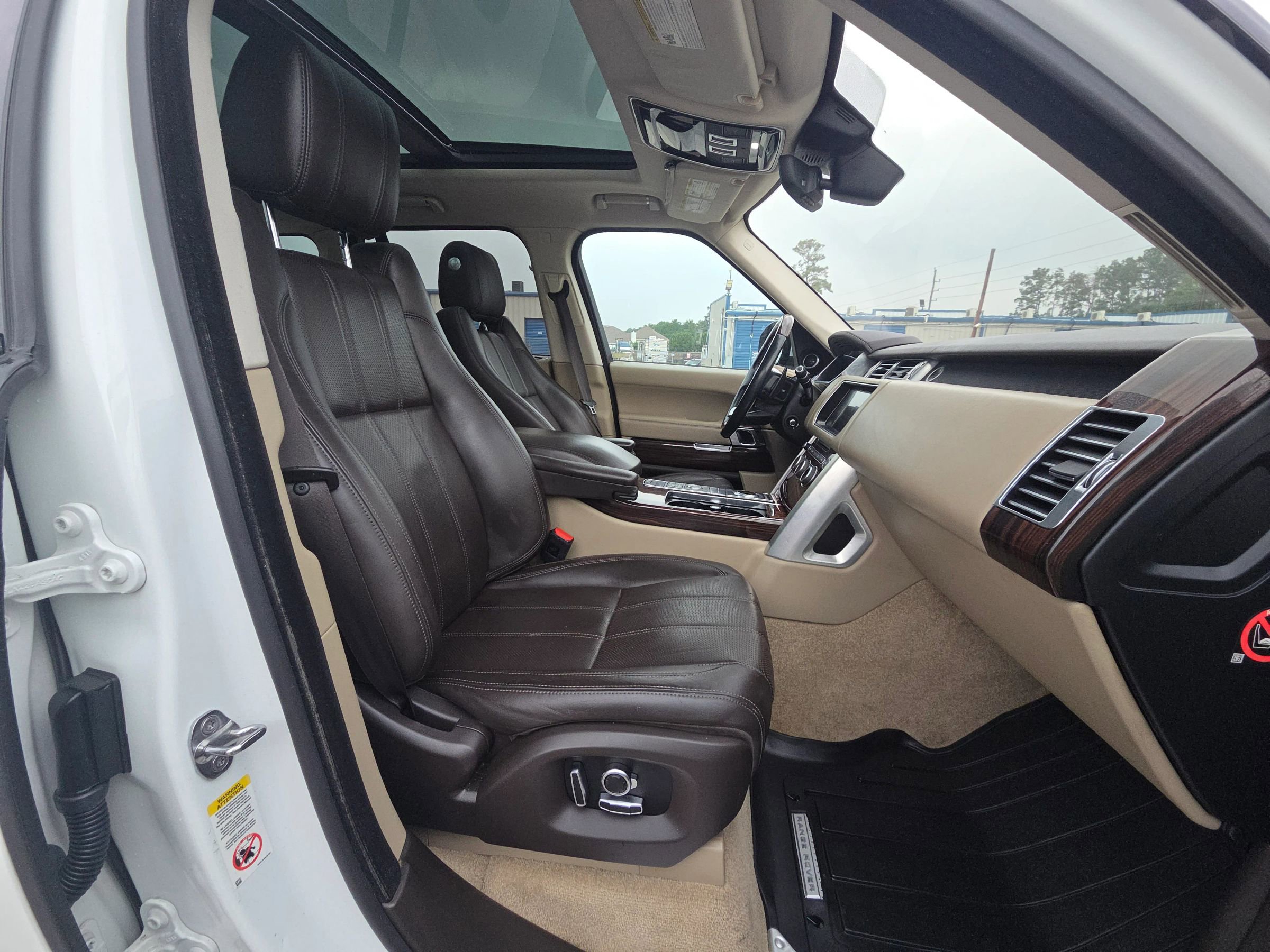 Used 2017 Land Rover Range Rover HSE AWD/4WD image 19
