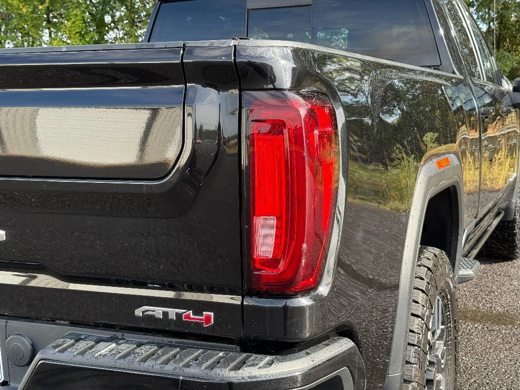 Used 2022 GMC Sierra 2500 AT4 w/ AT4 Premium Plus Package image 11