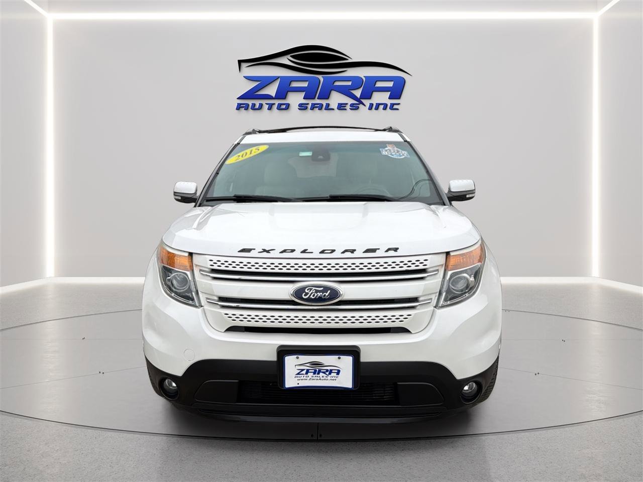 Used 2015 Ford Explorer Limited w/ Equipment Group 302A AWD/4WD image 2