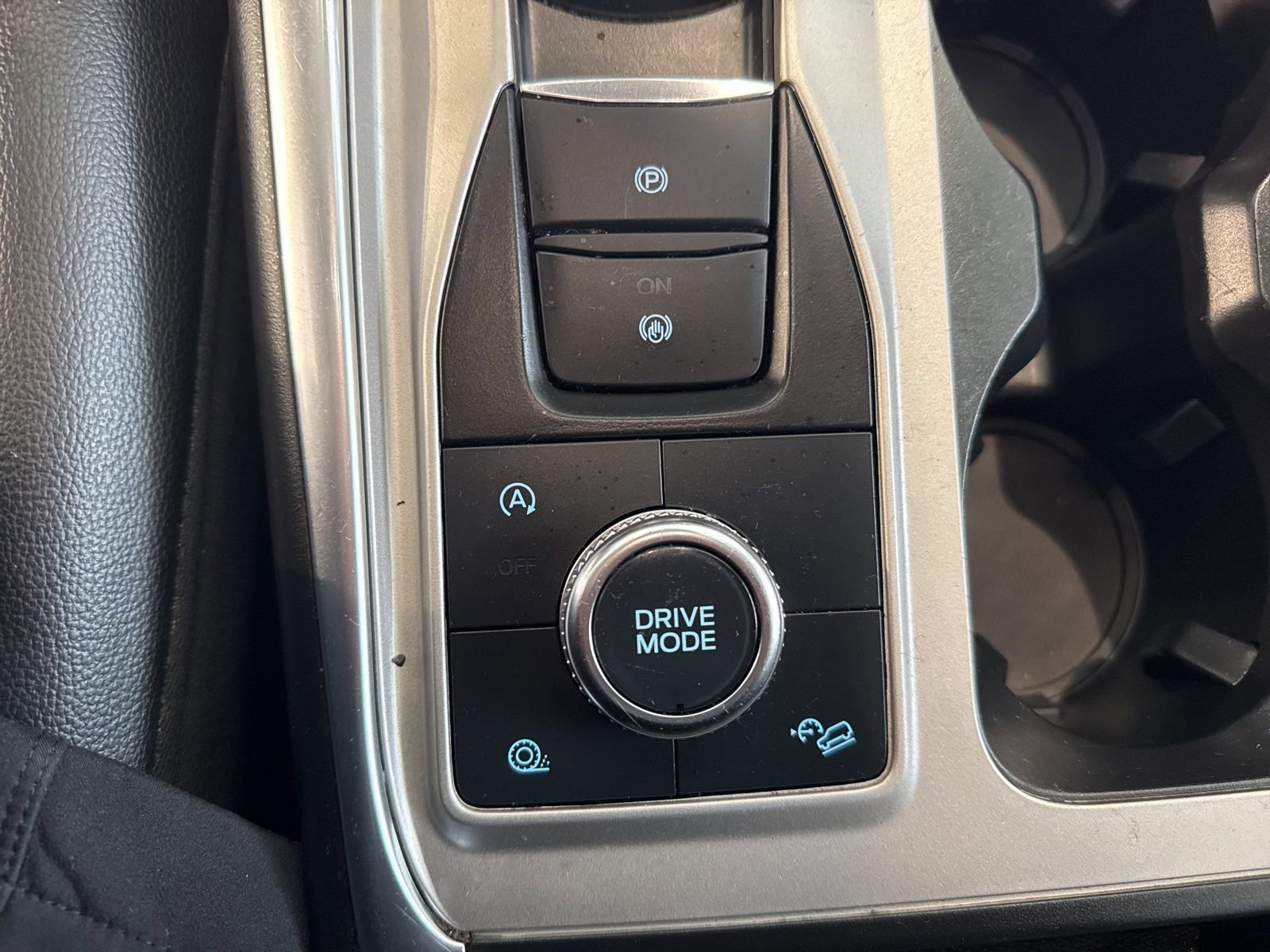 Used 2023 Ford Explorer Limited w/ Equipment Group 301A image 30