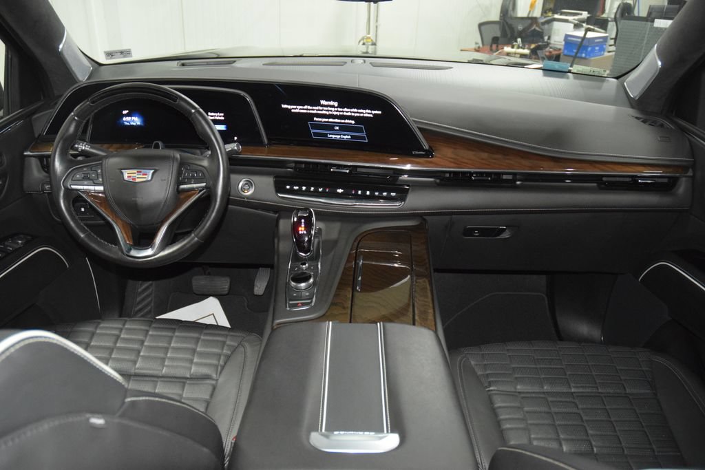 Used 2024 Cadillac Escalade ESV Premium Luxury Platinum AWD/4WD image 33