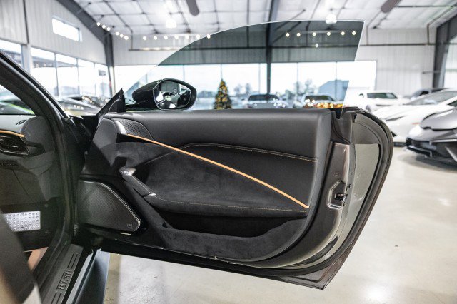 Used 2024 Ferrari Roma image 13