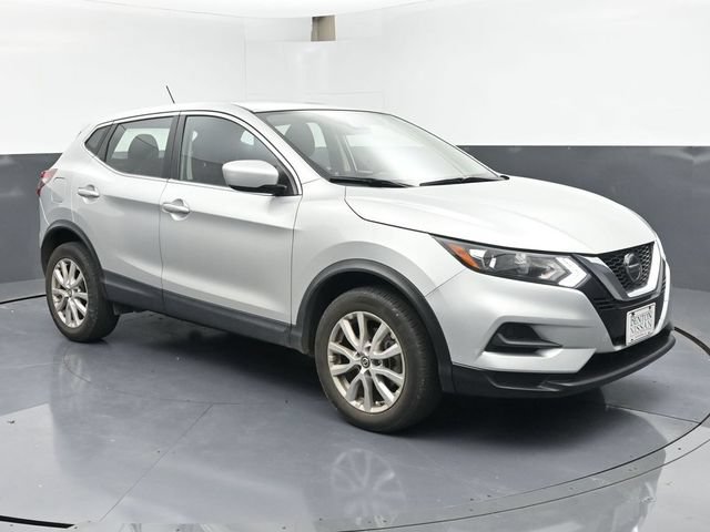 Used 2022 Nissan Rogue Sport S FWD image 2