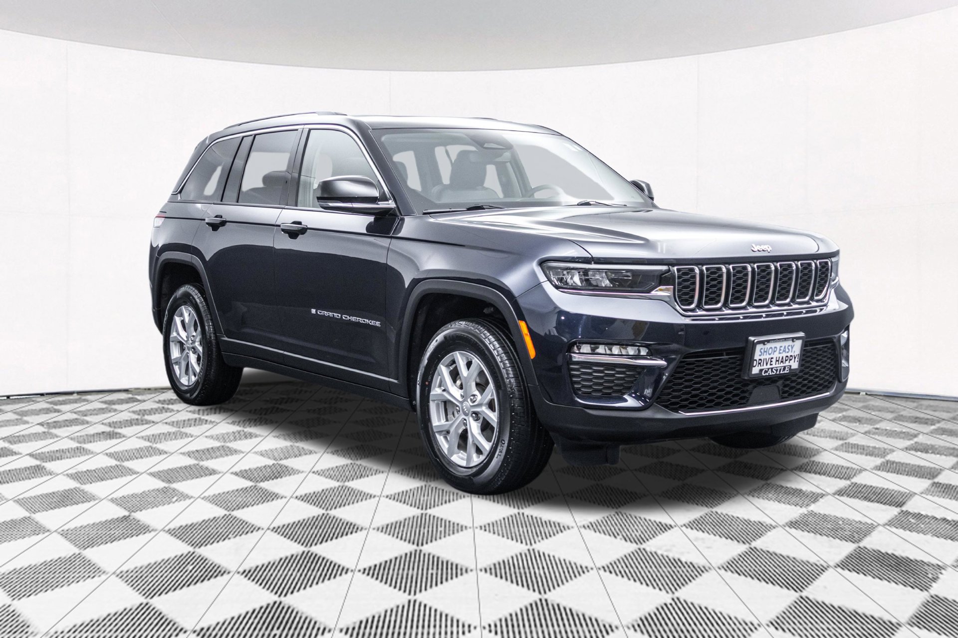 Used 2023 Jeep Grand Cherokee Limited AWD/4WD image 15