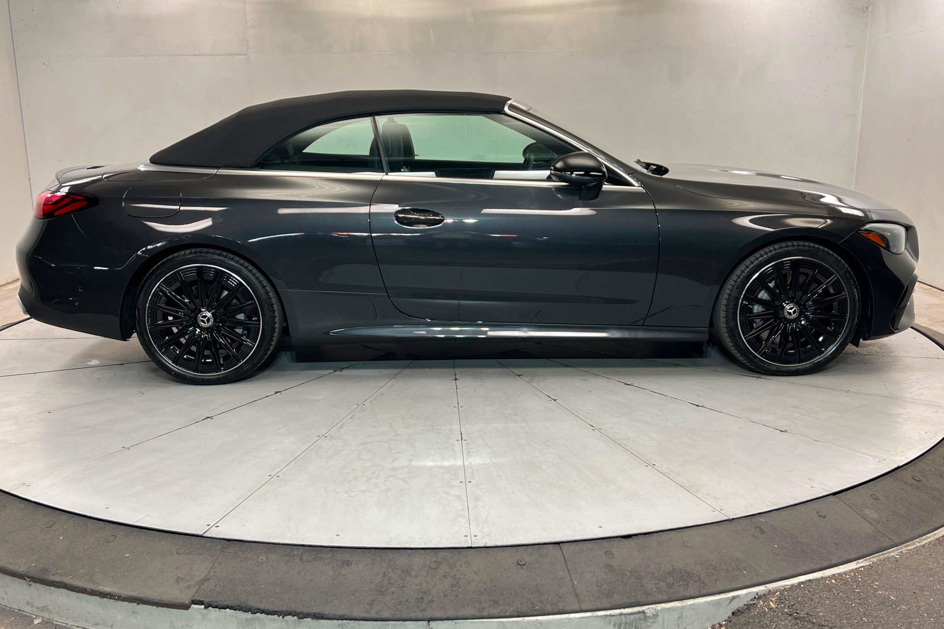 New 2027 Mercedes-Benz CLE 450 4MATIC Cabriolet image 6