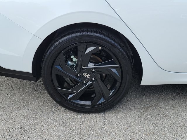 New 2026 Hyundai Elantra SEL Sport FWD image 5