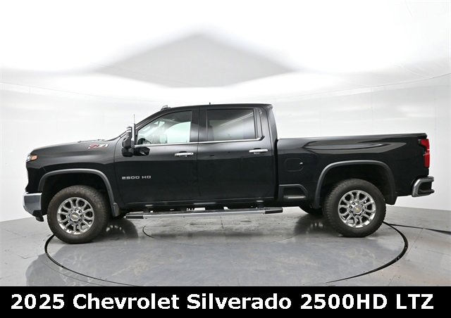 Used 2025 Chevrolet Silverado 2500 LTZ w/ LTZ Premium Package image 4
