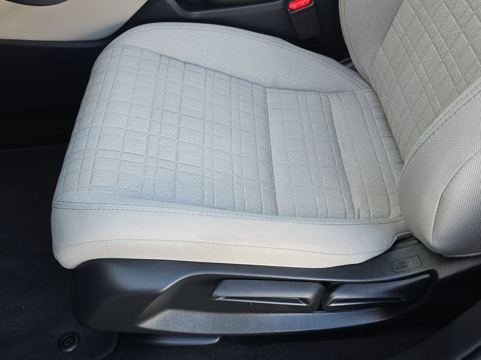 Certified 2025 Honda HR-V LX image 26