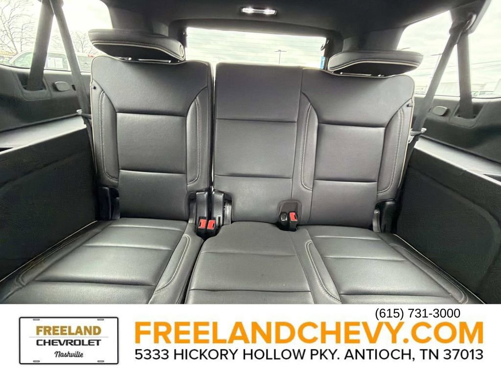 Used 2023 Chevrolet Suburban Premier image 18